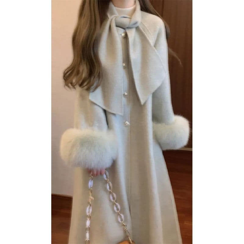 French-style mid-length wool coat for women, new autumn and winter style, elegant and sophisticated wool coat with tags and collar label.