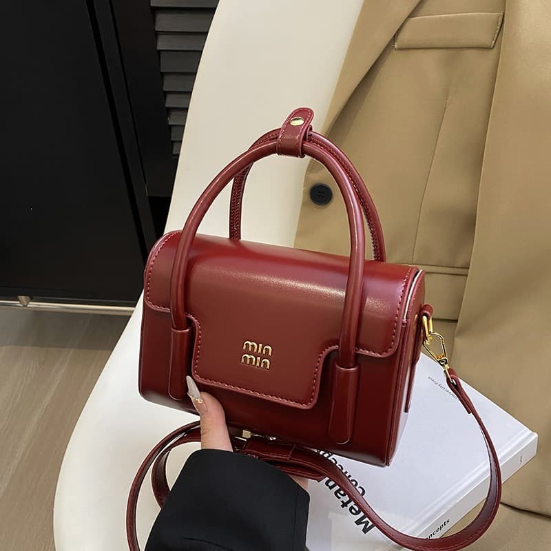 New Oily Wax Leather Handbag Vintage Fashion Premium Handbag Korean Style Niche Shoulder Bag