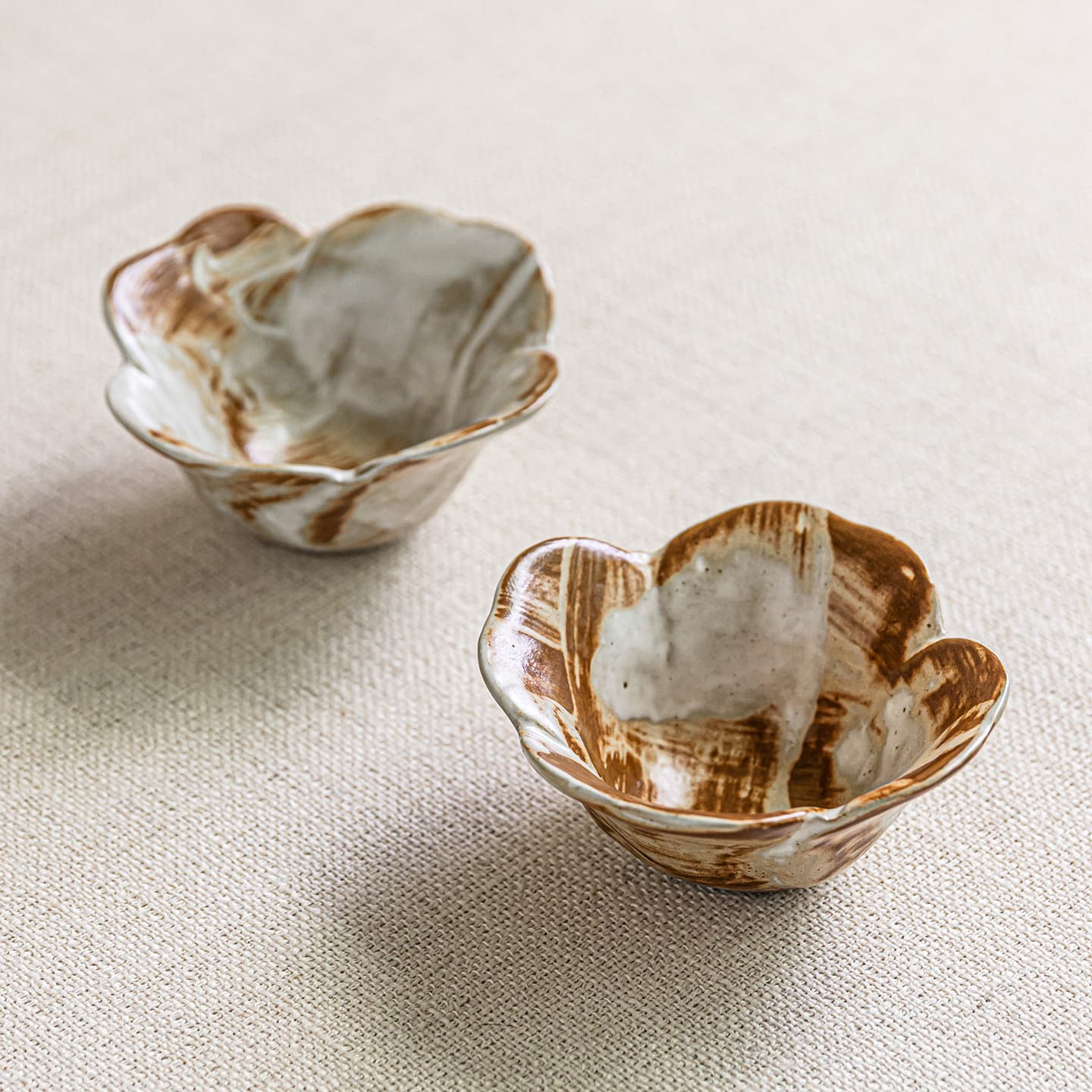 Flower retro coarse pottery flavor dish household ceramic small material bowl and dish Japanese tableware hot pot barbecue special dipping dish bowl