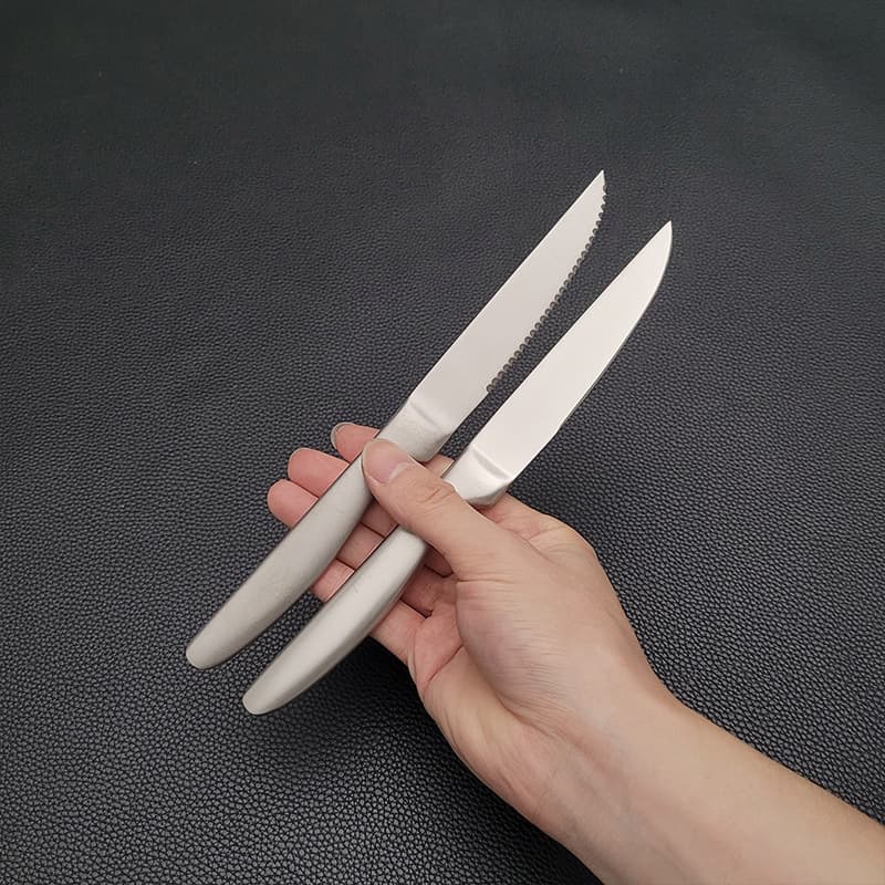 Titanium Purified Stainless Steel Hotel Restaurant Serrated Steak Knife Western Dining Knife Service Knife