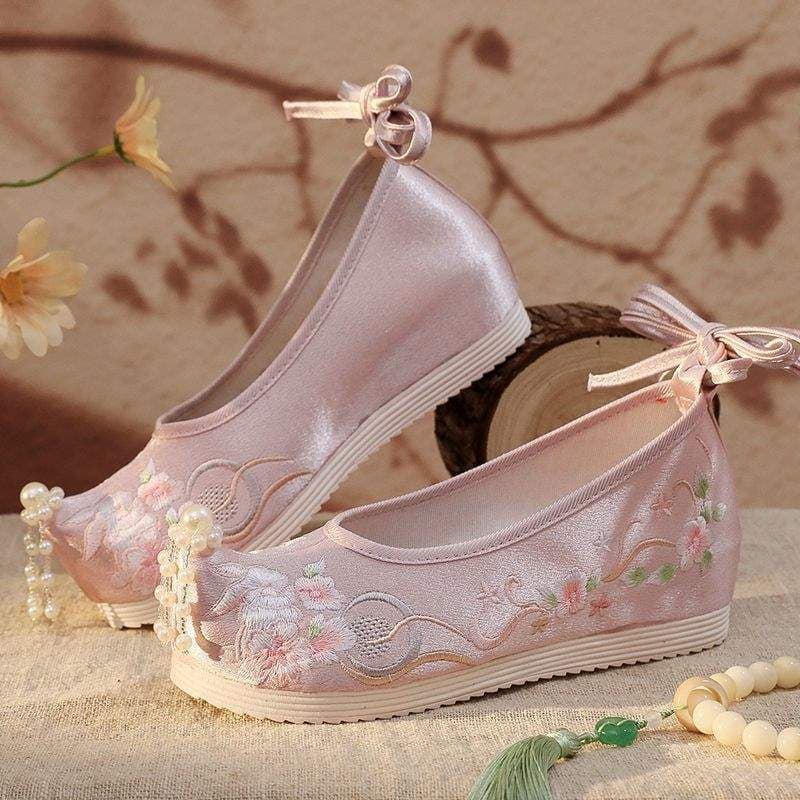 Spring Original New Style Ancient Chinese Hanfu Shoes for Women, Raised Heel Embroidered Shoes, Ming Style Cloth Shoes, Student Curved Toe, Ancient Costume Bow Shoes