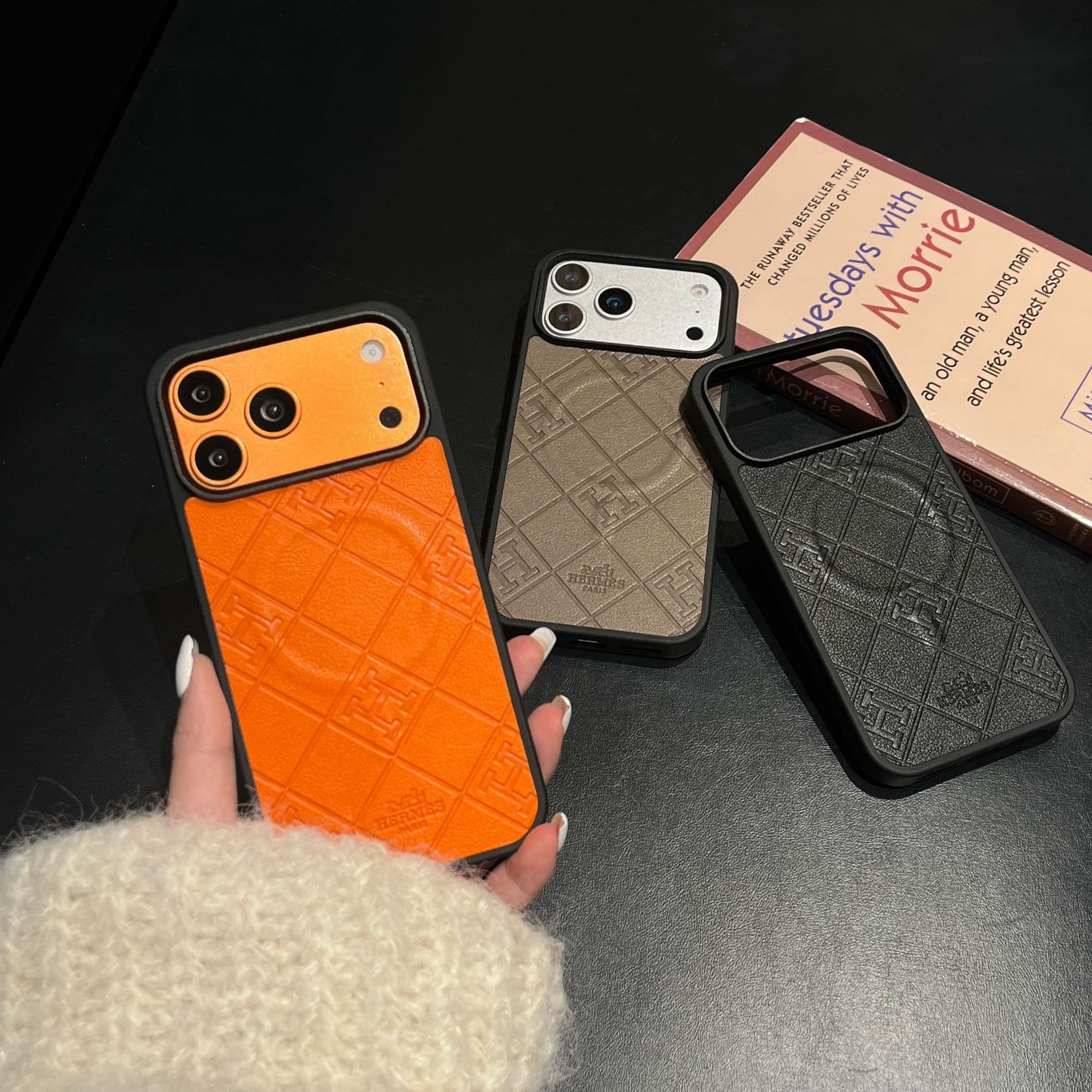 New Embossed H Phone Case for Apple Samsung S26 Magnetic Case Compatible with S25p Korean Style Ins Full Coverage Phone Case