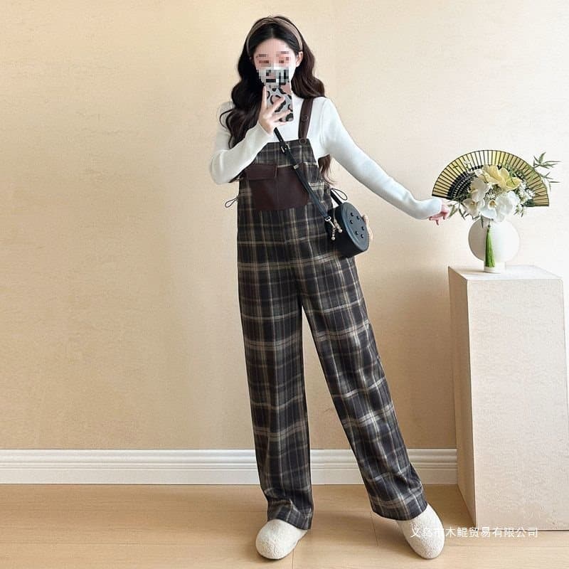 2025 New Style Maternity Overalls with Fleece Lining, Loose Fit, Retro Color Block Plaid Woolen Wide-Leg Pants Two-Piece Set (Autumn/Winter)
