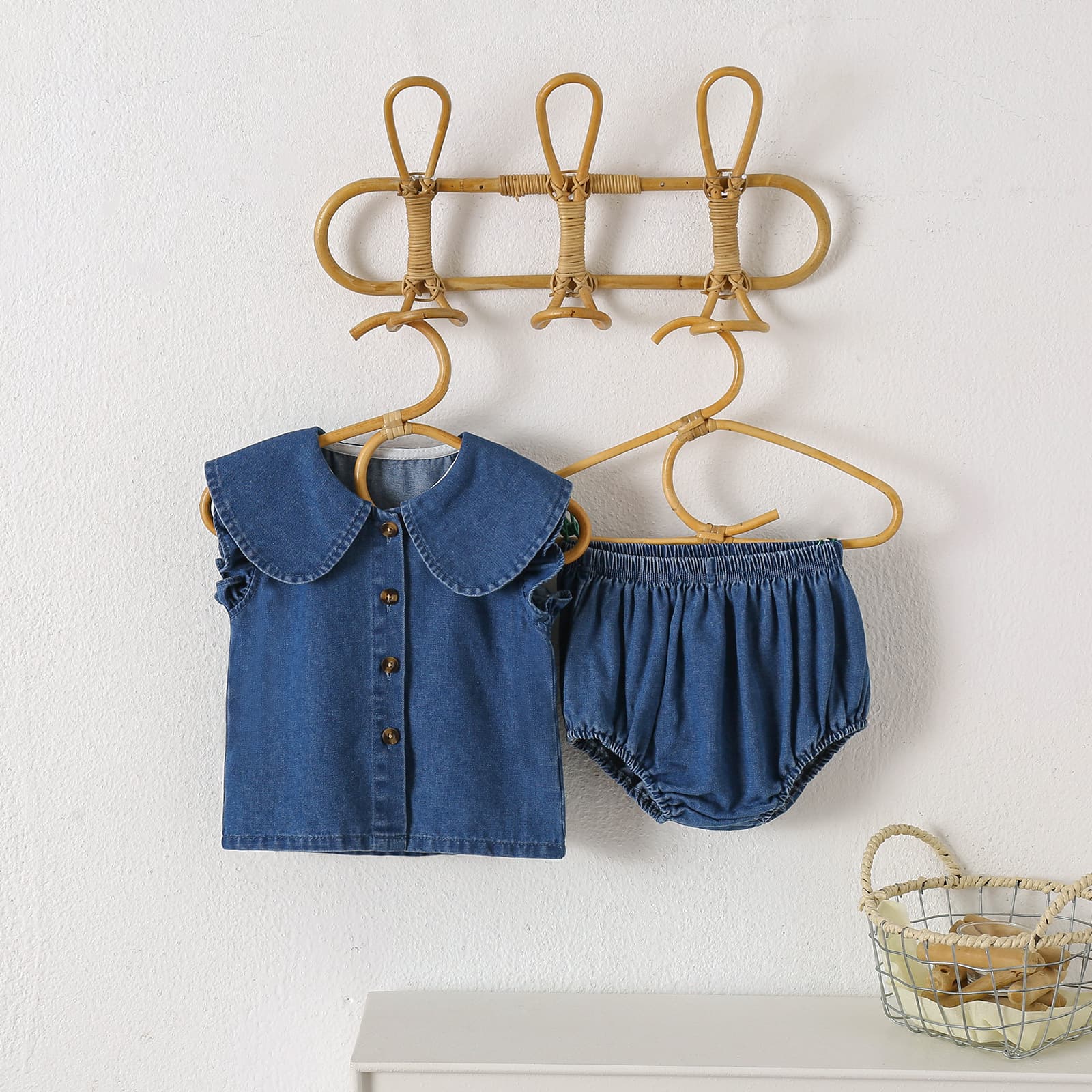 2025 Summer Girls' Clothing Set: Sleeveless Babydoll Top and Shorts (Two Pieces)