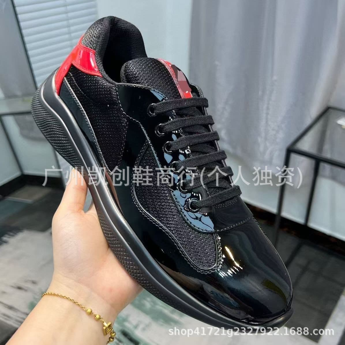 2025 Men's Casual Sneakers Classic Versatile Large Size Imported