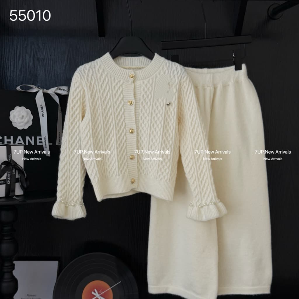 Girls' sweater set, twist, small fragrance style two-piece set, 110-160 yards, 26th autumn style, Huzhou children's clothing cross-border