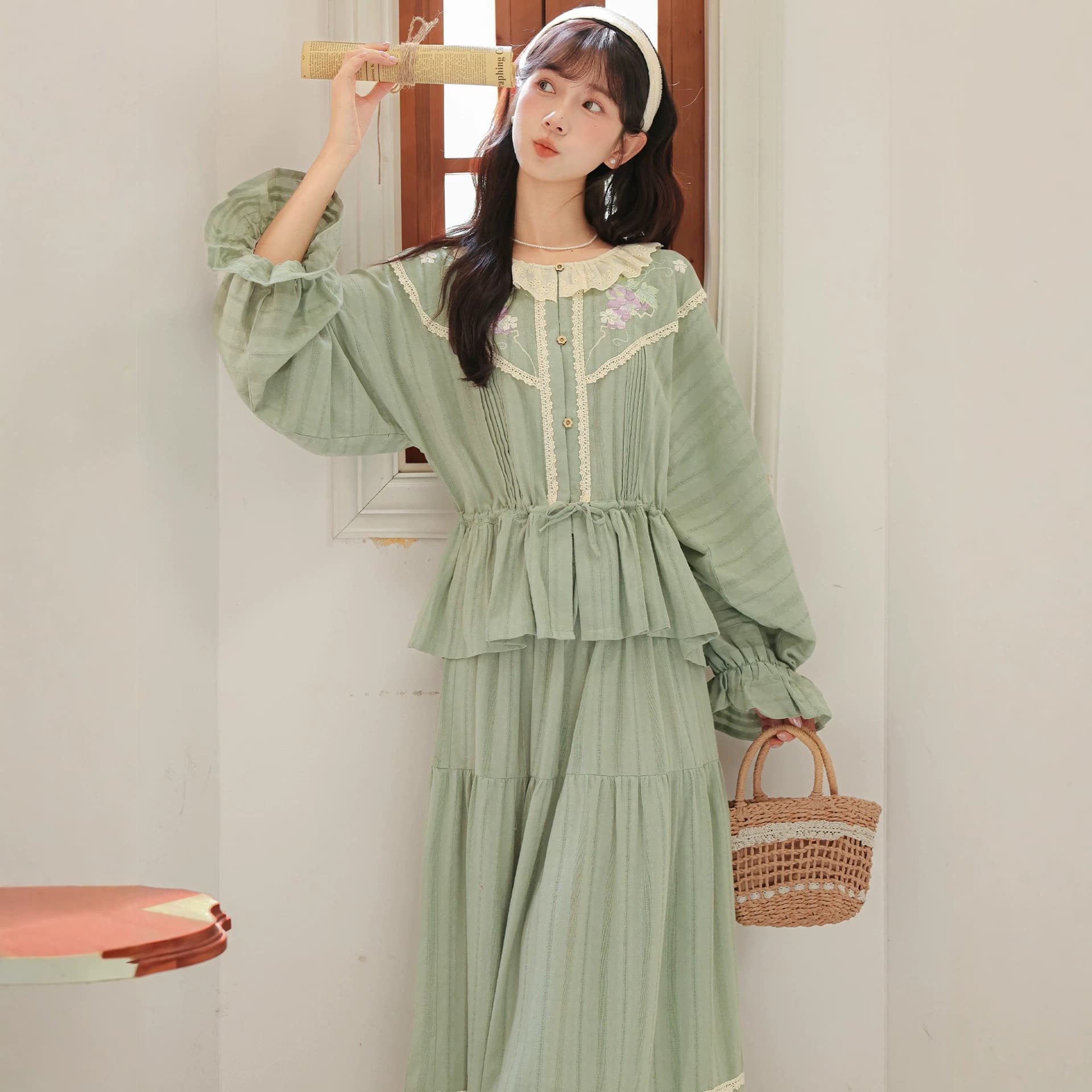 Women's Thirteen Lines Forest Style Pastoral Style Embroidered Han Element Round Neck Shirt Girly Spliced Lace Skirt Suit
