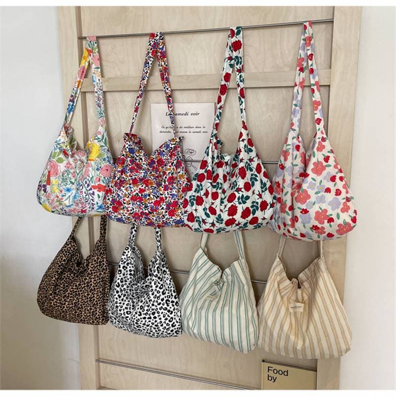 Fashionable Leopard Print Women's Crossbody Bag Large Capacity Shoulder Shopping Tote Stylish Canvas Bag for Women