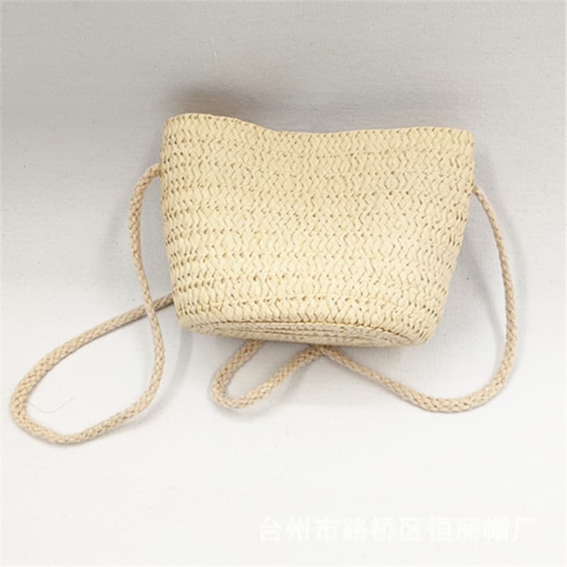 Summer children's straw crossbody bag, beige, smooth surface