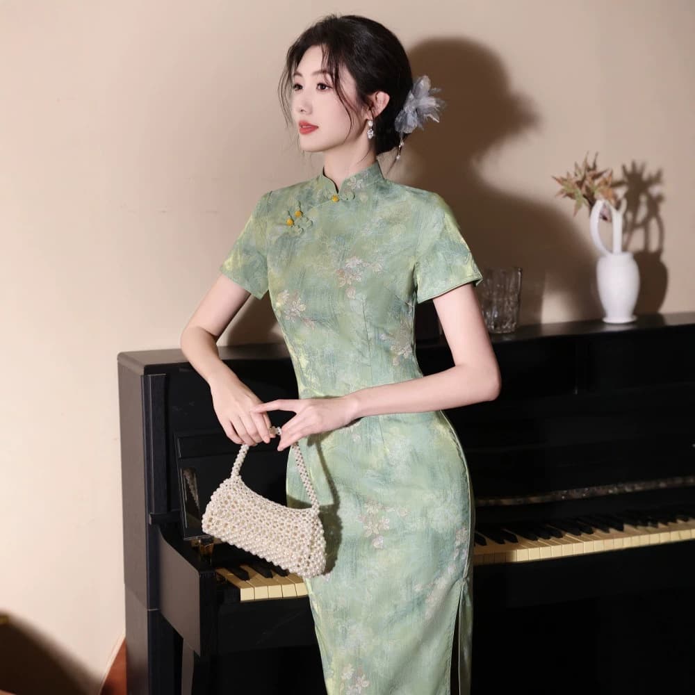 Premium Luminous Brocade Cheongsam Dress for Women New Chinese Style 2026 New Summer Retro Elegant Daily Wear National Style