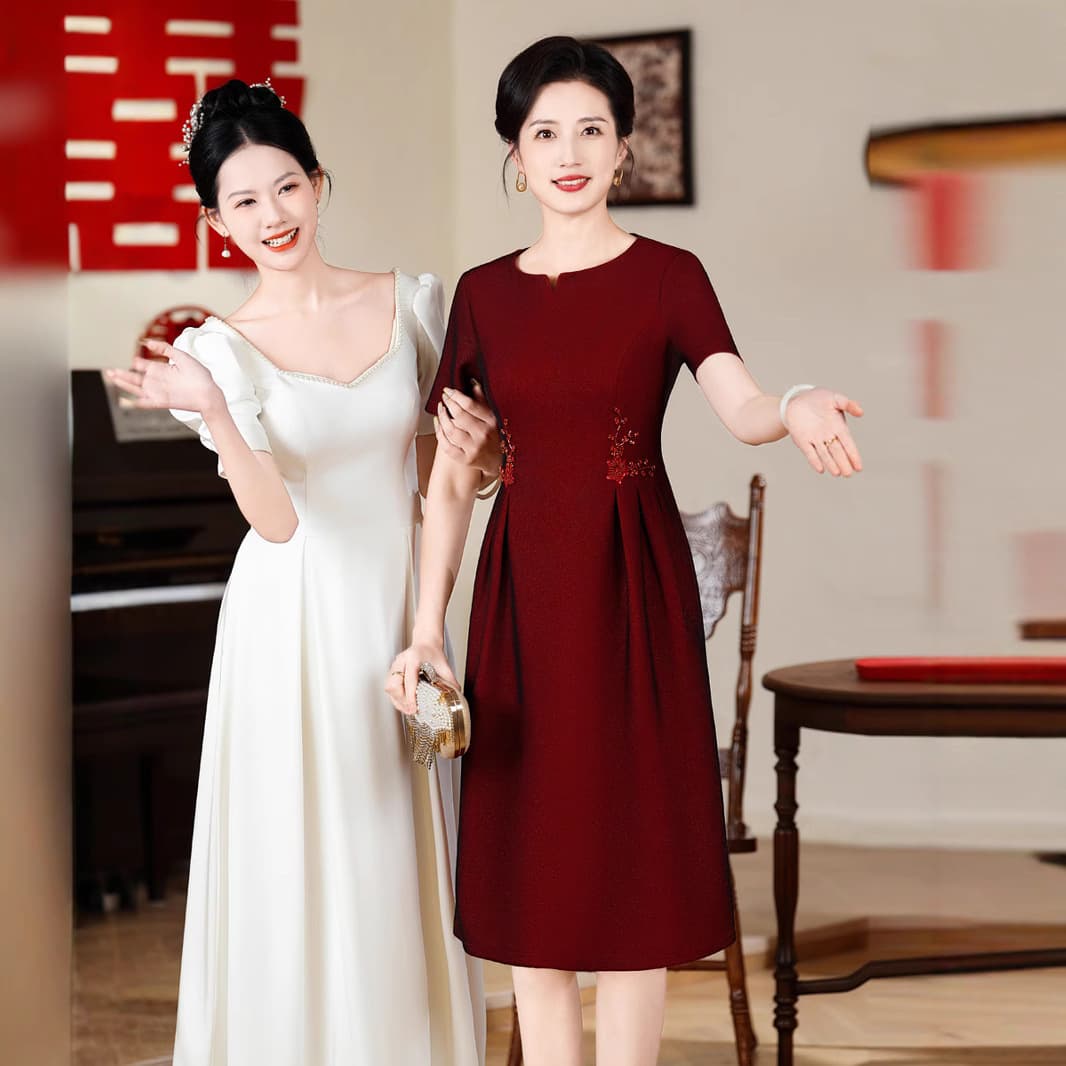 2025 Spring New Arrival Mother's Dress, Waist Pleated Beaded Wine Red Wedding Banquet Mother-in-Law Dress, One-Piece Drop Shipping