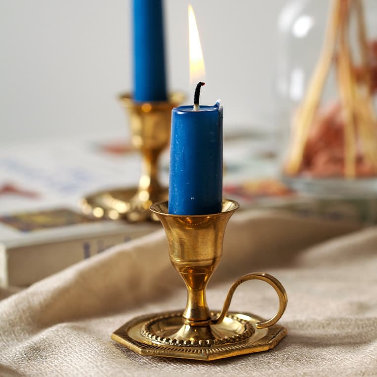 European-style candle pedestal, retro brass candlestick, light luxury art ornaments wholesale purchase, please consult customer service for quotation
