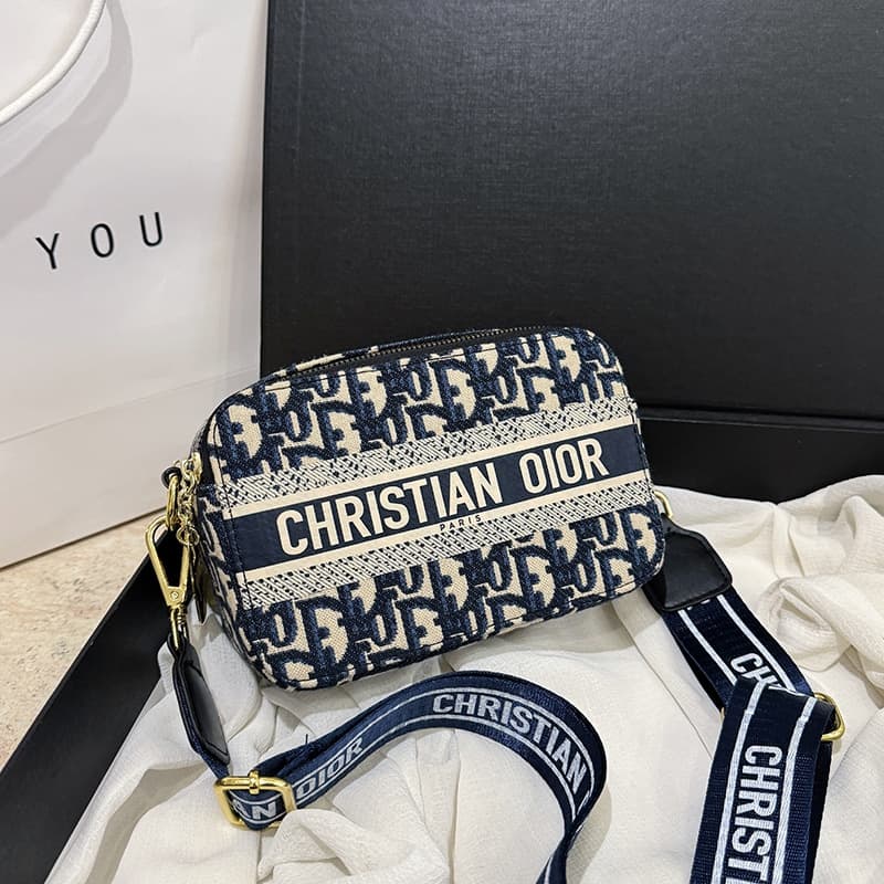 Cross-border Textured Camera Bag for Women 2025 Spring New Style Wide Strap Fashion Square Bag Printed Trendy Crossbody Bag