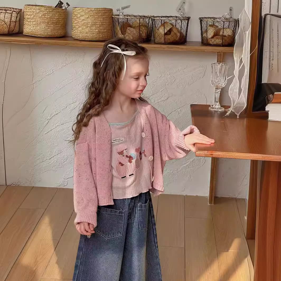 Baby girl Summer outer wear sling 2024 New Western style popular versatile cute embroidered breathable sleeveless vest shirt