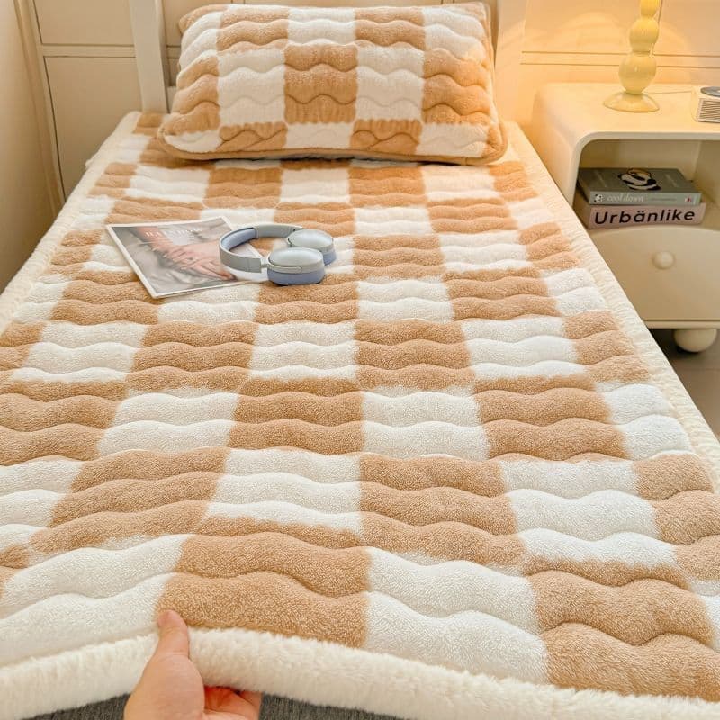 New Style Thickened Milk Fleece Mattress Student Dormitory Warm Bedding Pad Soft Pad Home Quilted Sheet Bed Underpad Blanket