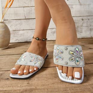 Summer New European and American Oversized Fashion Versatile Flat Heel Low Heel Chunky Heel Women's Round Toe One-Band Outdoor Slippers