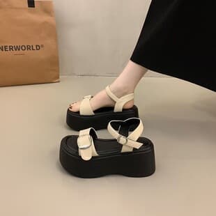 Stunning Thick-Soled Sandals for Women Summer 2026 New Style Fairy Beach Sandals Super Comfortable Cloud-Like One-Band Sandals