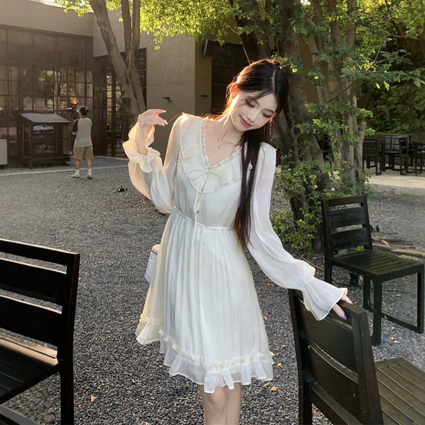 First Love Pure White Stunning V-neck Wooden Ear Trim Dress Women's Early Autumn High-Quality Bell Sleeve Waist A-Line Skirt