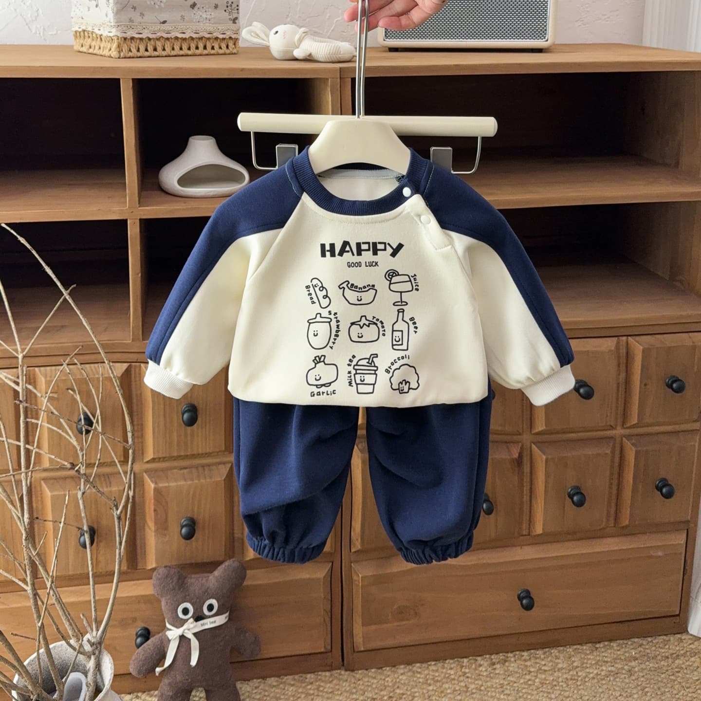 Children's sweatshirts 2026 spring new Korean style versatile pullovers for boys and girls cute autumn tops two-piece set spring and autumn