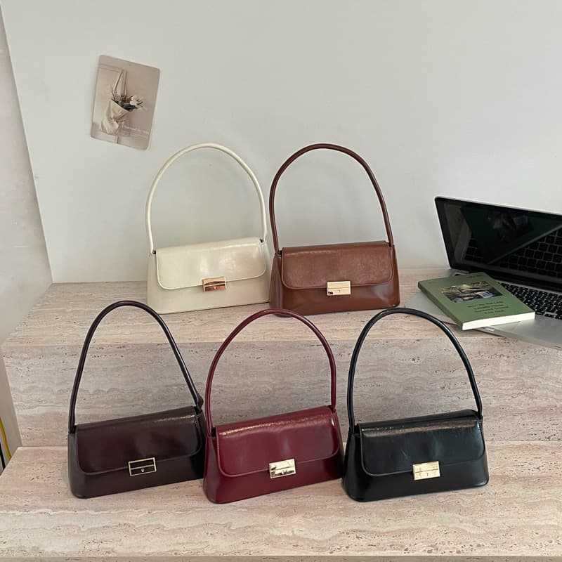 2026 new fashion oil wax leather small square bag niche design armpit bag solid color versatile portable shoulder crossbody bag
