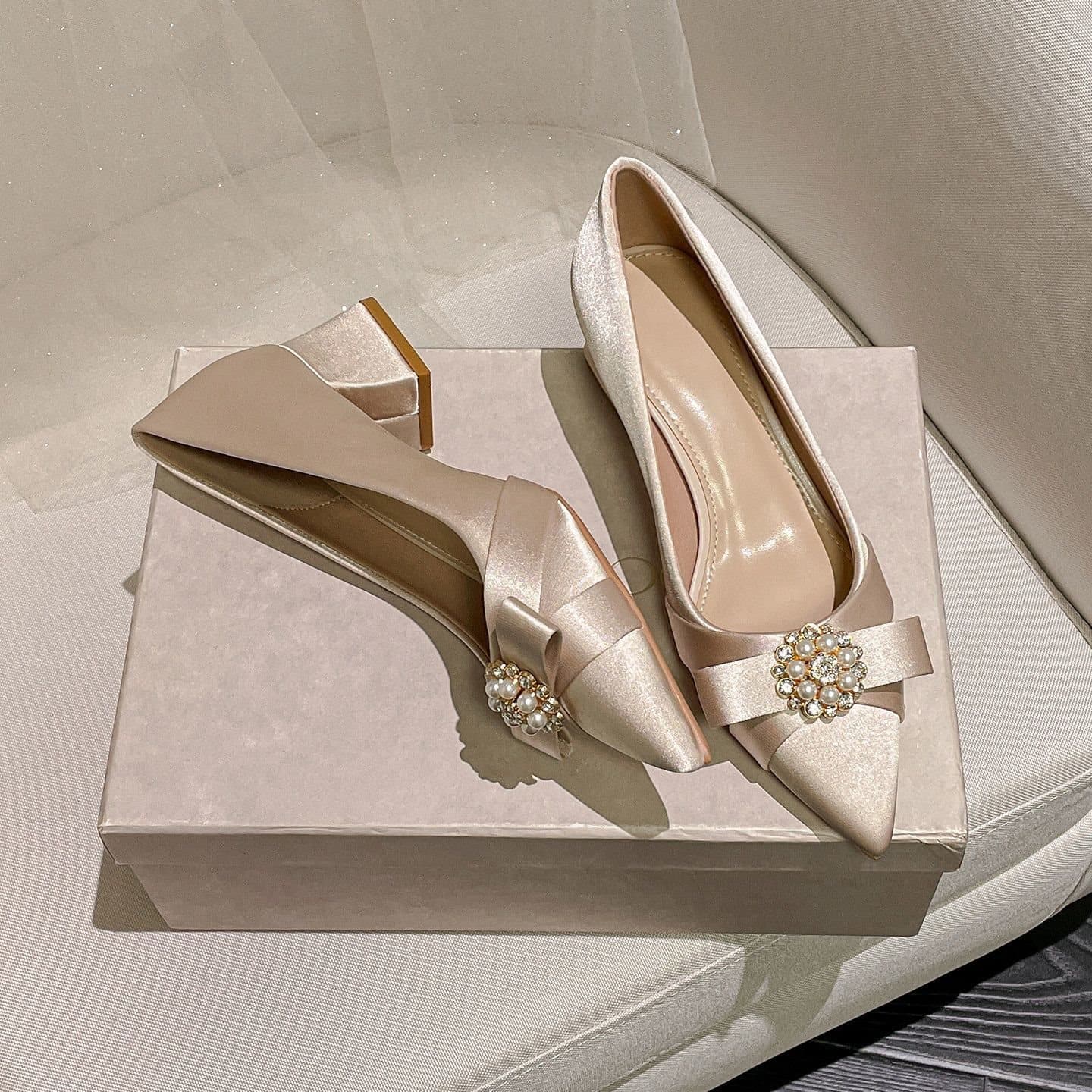 2026 Spring Rhinestone Pearl Bow French Mary Jane Shoes Women's Pointed Toe Shallow Mouth Satin High Heels Evening Shoes