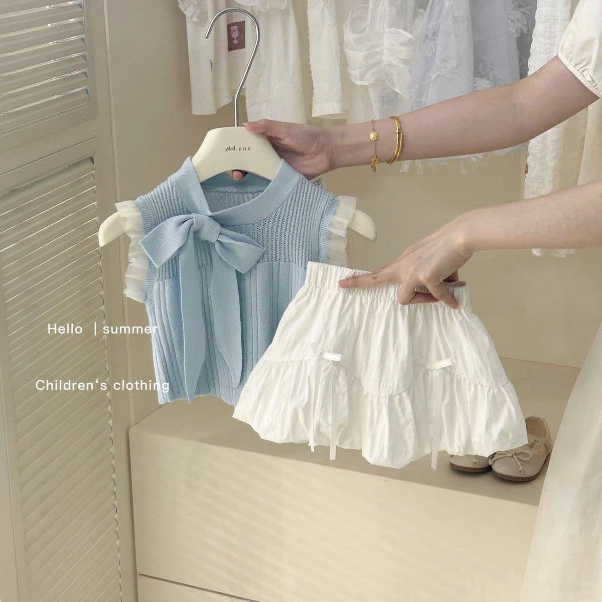 Girls summer suit 2025 new style children's bow knitted vest top flower bud skirt two-piece trendy set