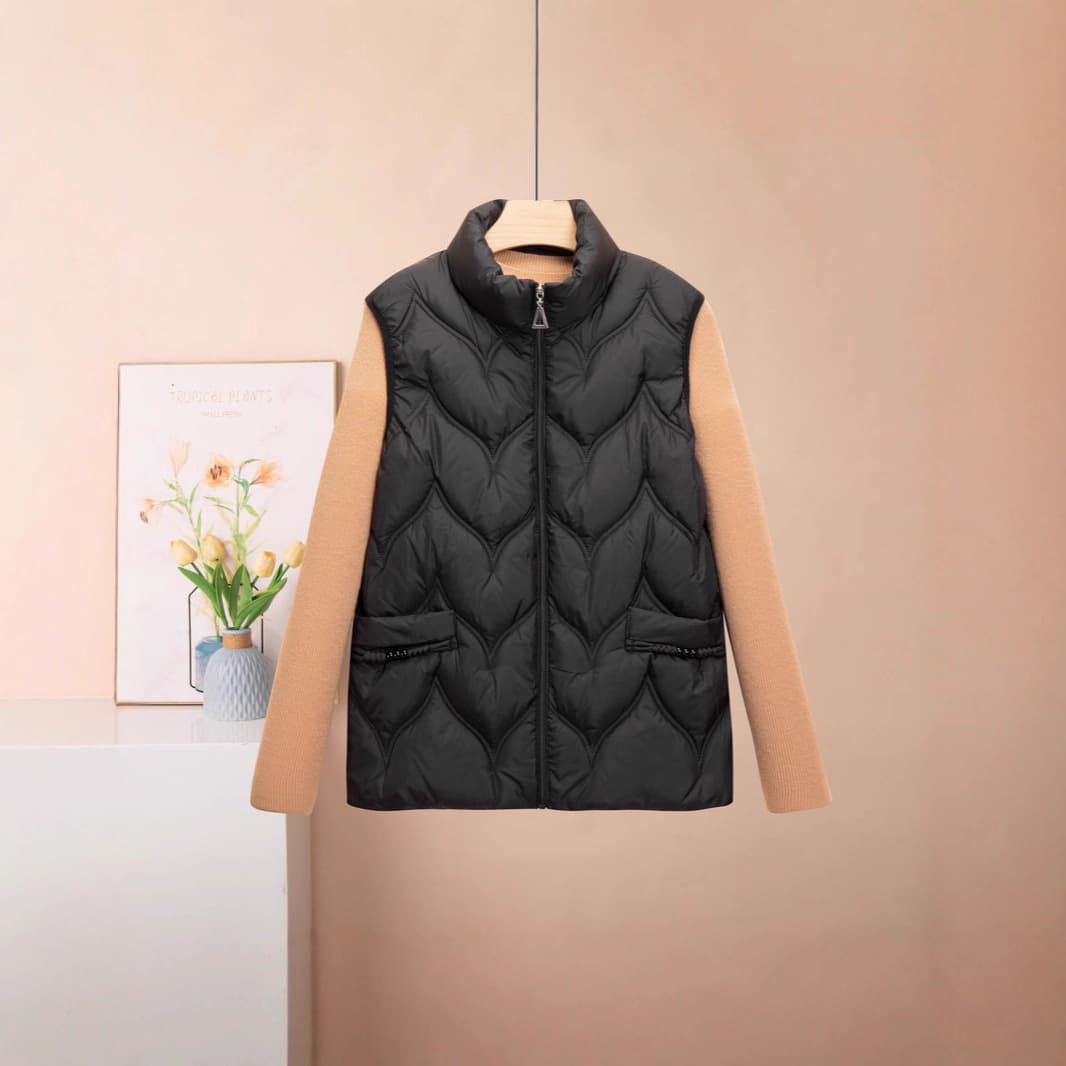 Plus-size cotton vest for women, mom's winter wear, loose stand-collar sleeveless top, warm outerwear vest for women.