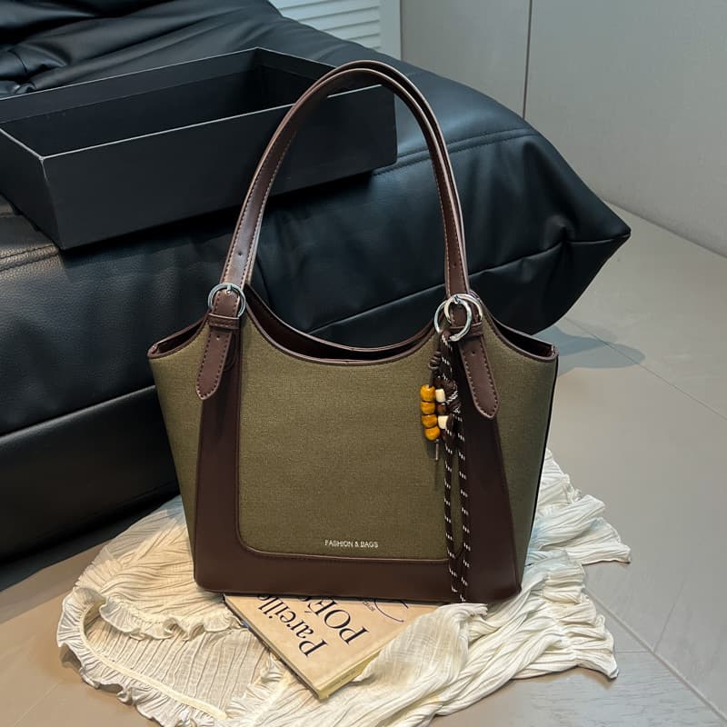 Vintage Large Capacity Women's Bag 2025 Fall New Style Simple Shoulder Bag Casual Fashionable Commuter Tote
