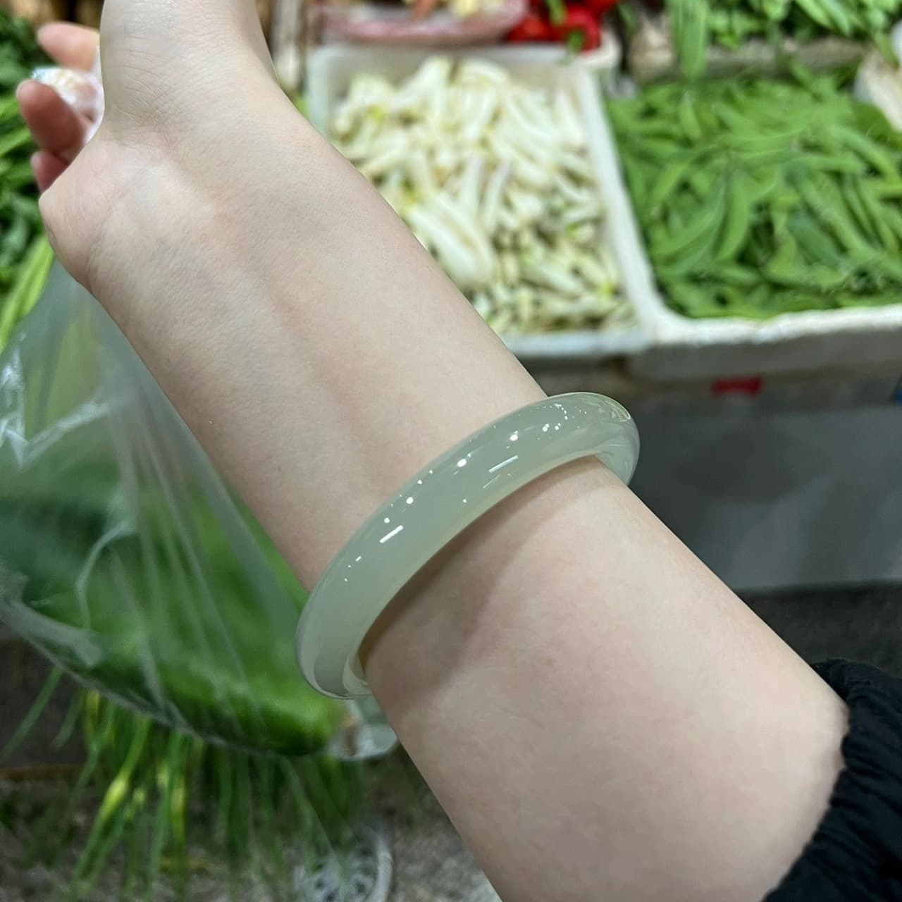 Xinjiang Hotan jade green and white jade flat bracelet chalcedony jade bracelet jingle bracelet clear water round bar ice-transparent Afghan jade