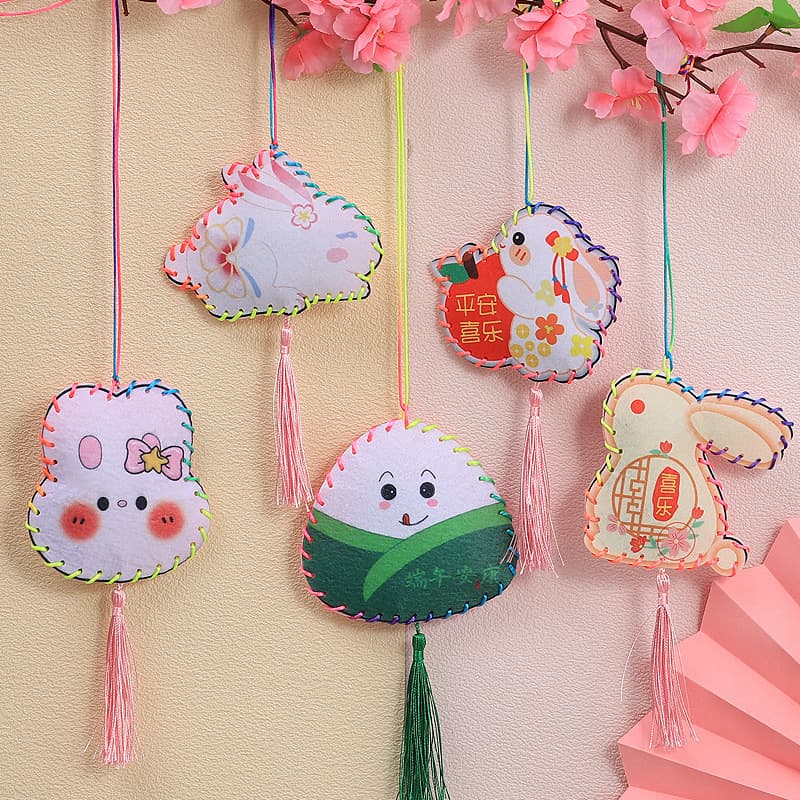 Dragon Boat Festival gift handmade DIY material cartoon sachet, kindergarten children's handmade neck-hanging zongzi.