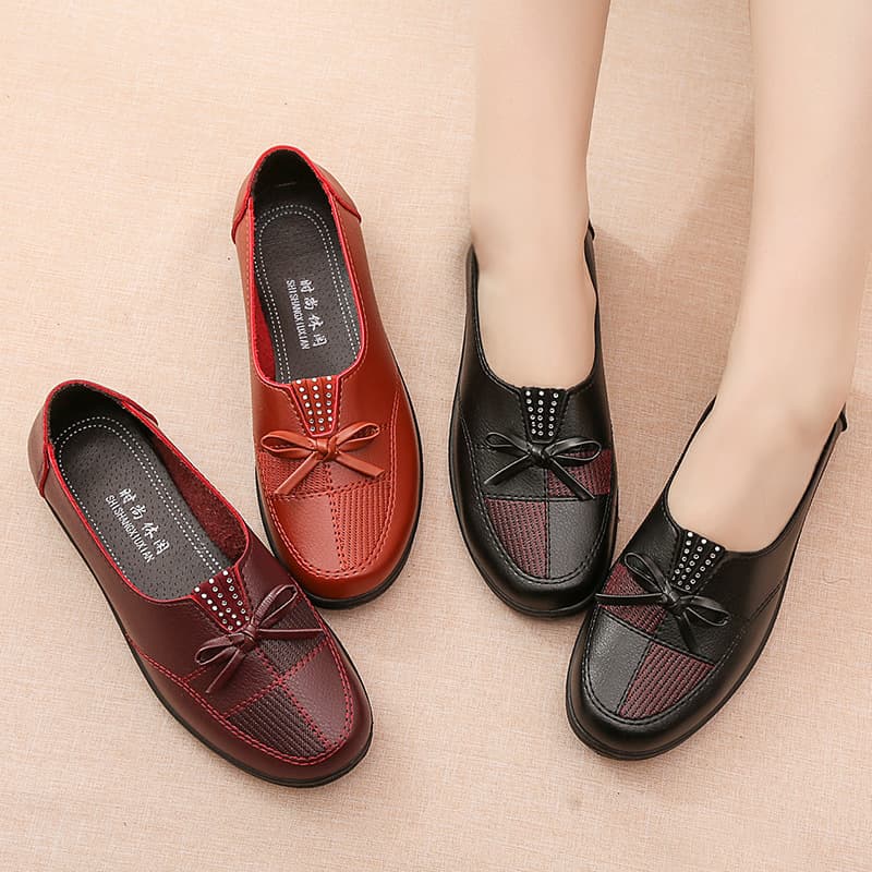 2025 Mom Shoes Flats Middle-Aged and Elderly Women's Shoes, New Mid-Age Flat Leather Shoes Spring Elderly Slip-On Autumn