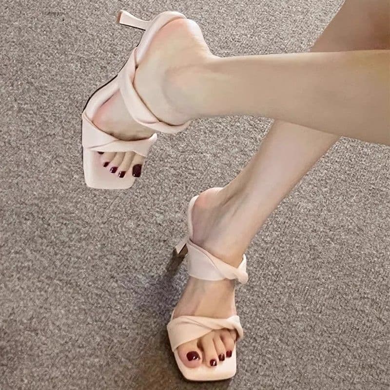 Simple new style sandals for women to step on shit, summer square toe good-looking and comfortable high-heeled sandals