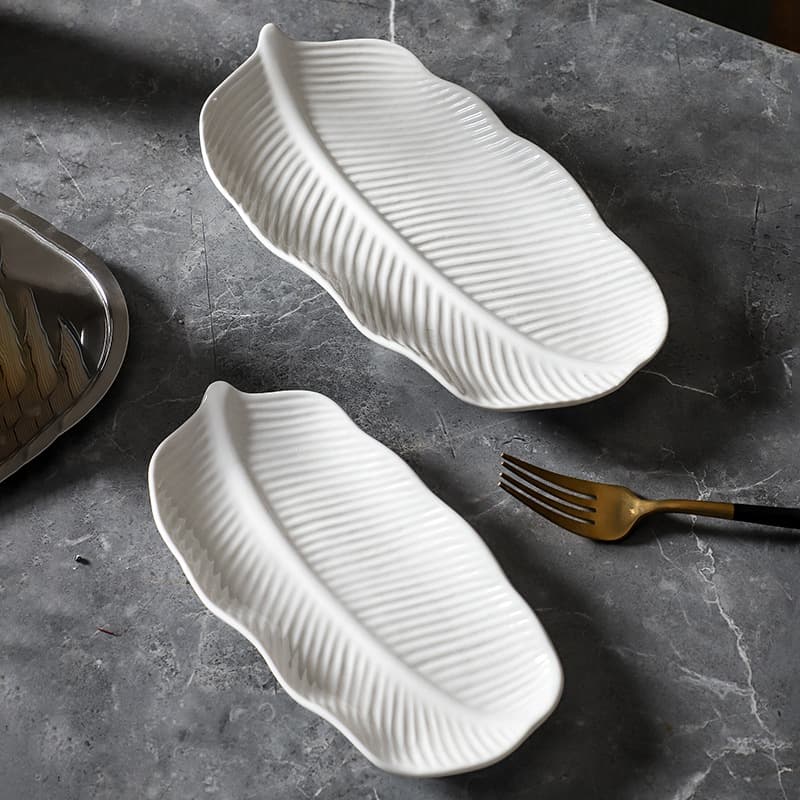 Ceramic Creative Banana Leaf Snack Plate Japanese Sushi Plate Simple Pure White Household Fruit Snack Plate Hotel Tableware