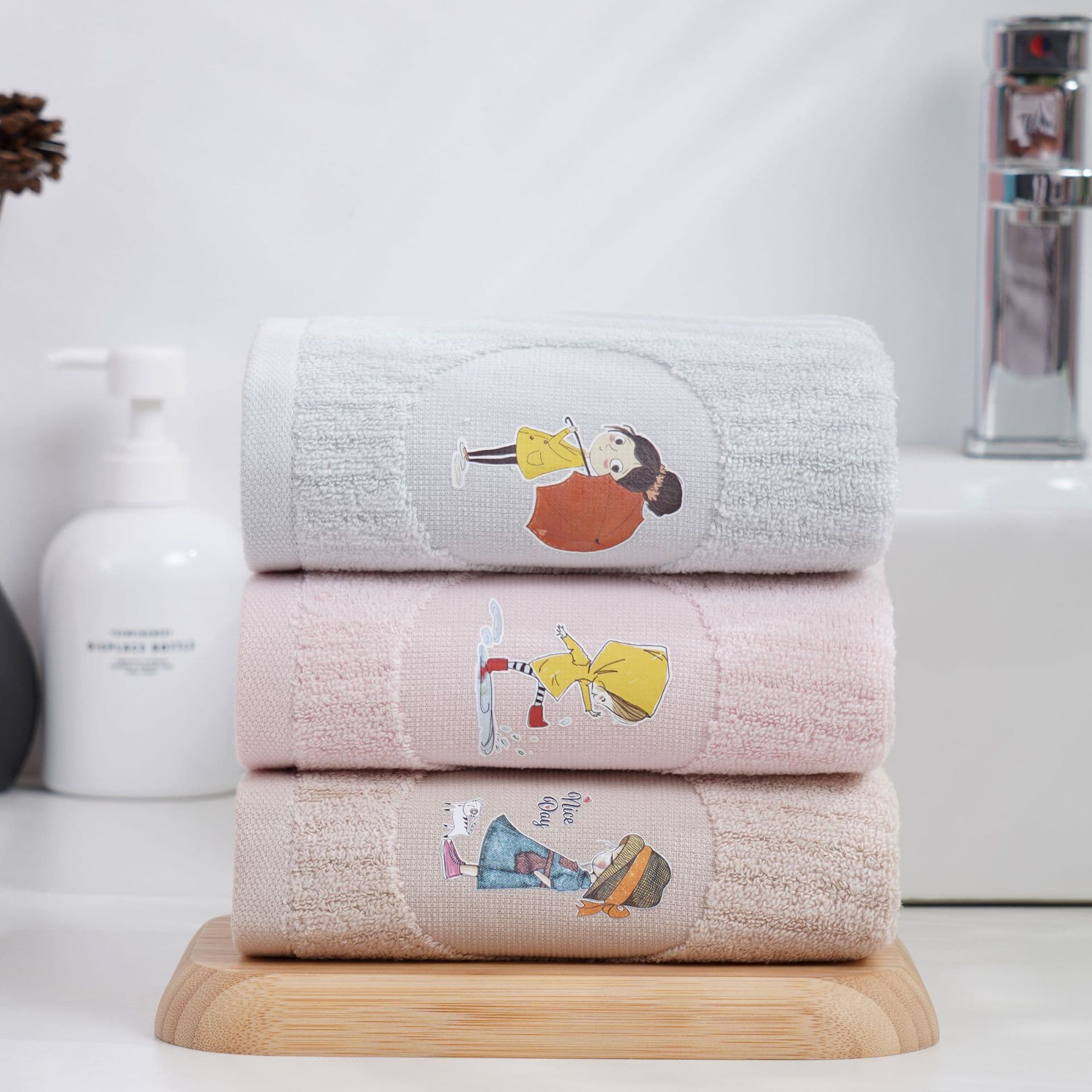 Drop Shipping Small Fresh Iron-on Patch Cartoon Little Girl Pure Cotton Towel, Jacquard Solid Color Discontinued Face, 80g