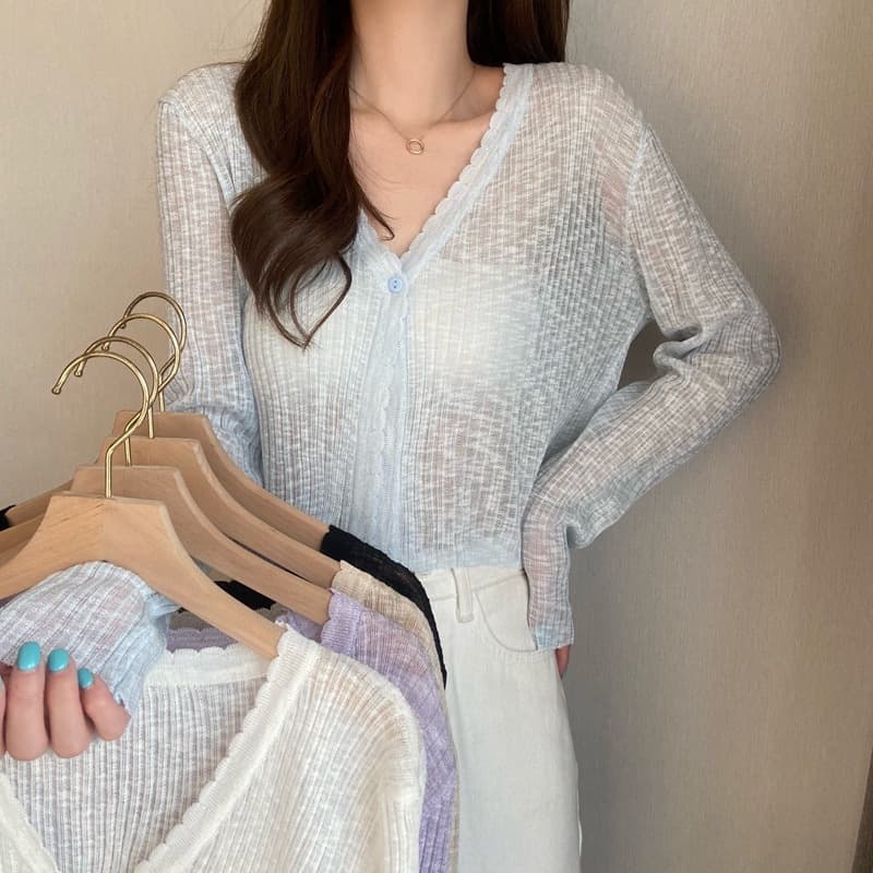 Ultra-thin sunscreen knitted cardigan thin women's suspender skirt outer blouse spring and autumn ice silk air-conditioning shirt short Yitiao