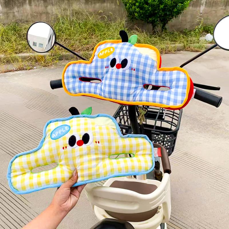 Electric vehicle baby seat cartoon anti-collision pad universal battery motorcycle front-mounted winter thickened protective pad