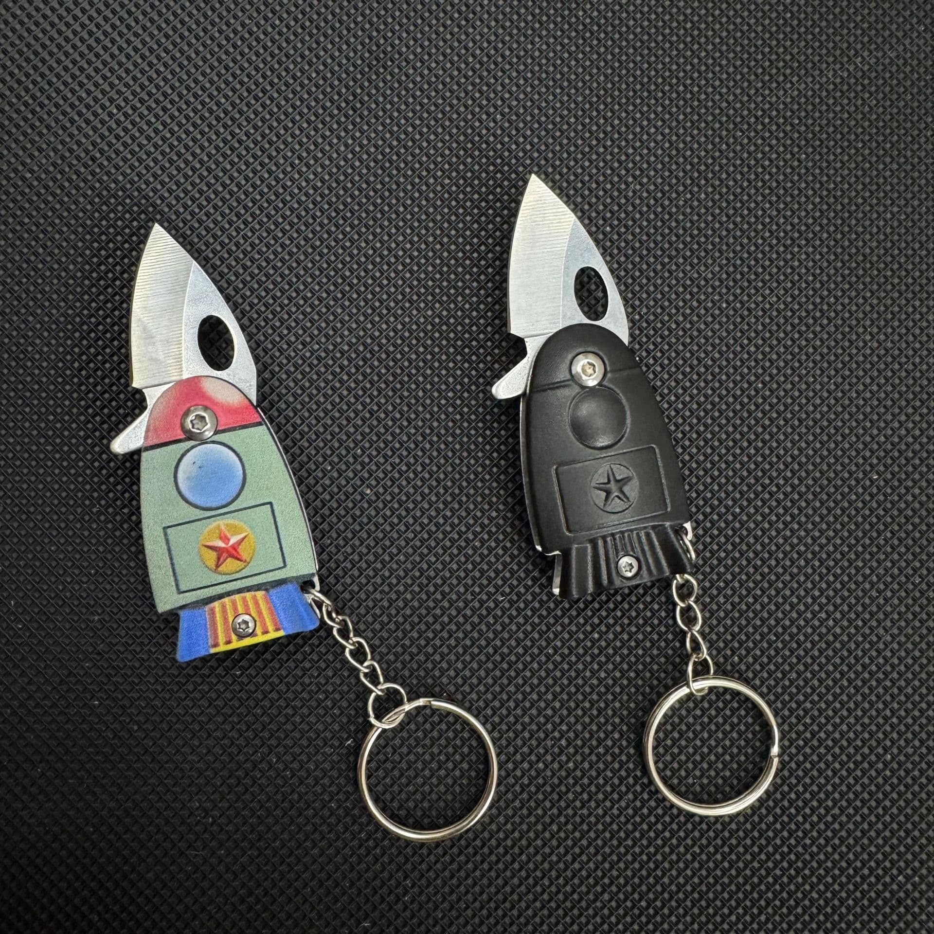 Mini hanging keychain rocket knife pocket self-defense knife pocket knife unboxing express multifunctional fruit knife