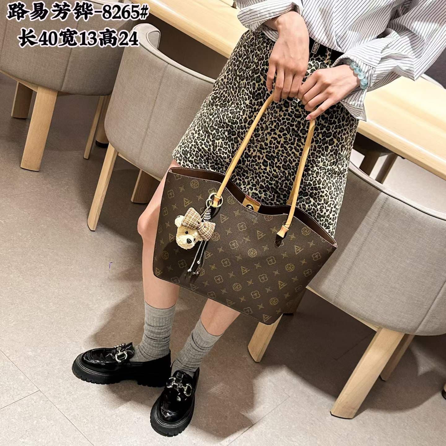 Louis Fanghua cross-border best-selling women's bag 2026 new letter printed shoulder crossbody bag handbag bags wholesale