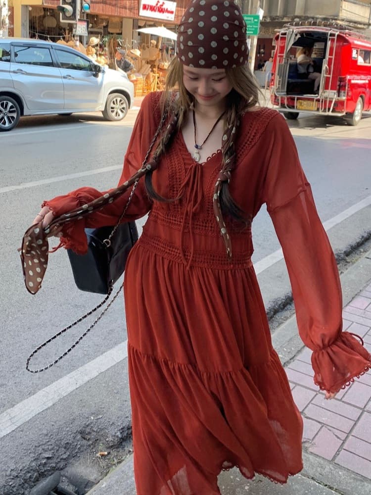 Large size French retro deep V strap dress with waist lace lace long skirt long sleeves slimming red tea break dress