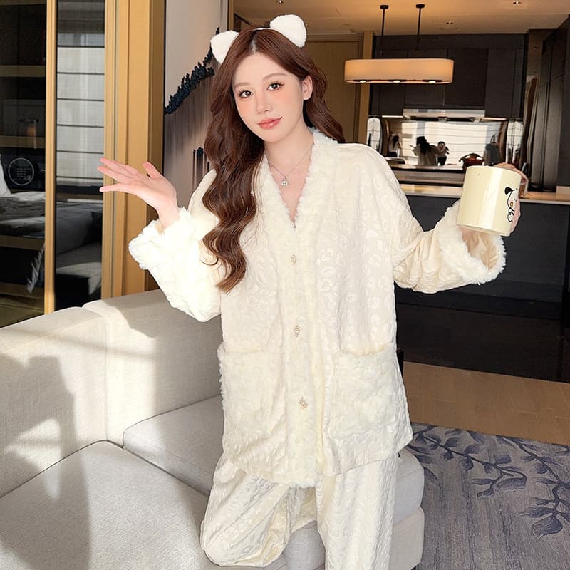 New Long-Sleeve Island Fleece Pajamas for Women, Autumn/Winter Warm, Sweet, Thickened, Cute Homewear Two-Piece Set, Wearable Outside