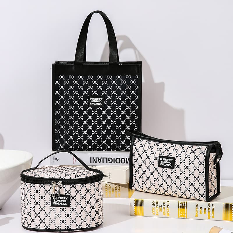 New Isn Influencer Letter Cosmetic Bag Travel Portable Handbag Waterproof Makeup Bag Organizer Mommy Bag