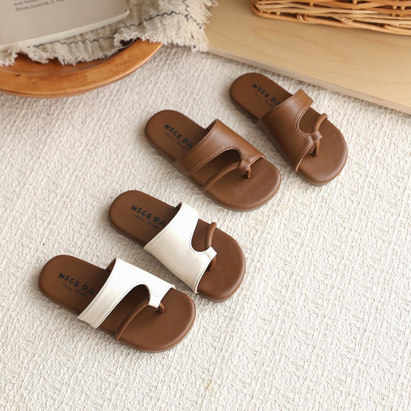 French-style Open-Toe Slide Sandals for Women 2026 Summer New Fashion Casual Flat Sandals for Dresses Beach Shoes