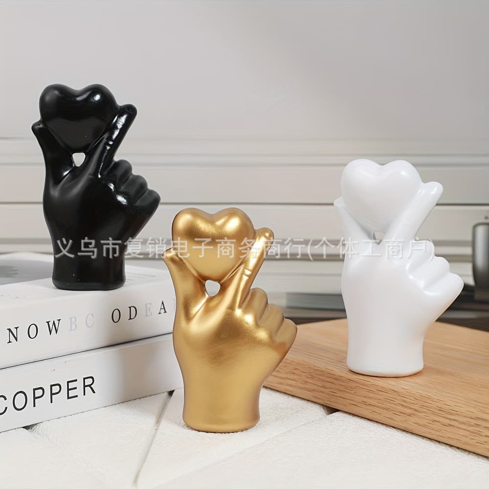 Best-selling Valentine's Day Decoration Heart Hand Gesture Figurine Minimalist Desktop Living Room Decor Resin Craft