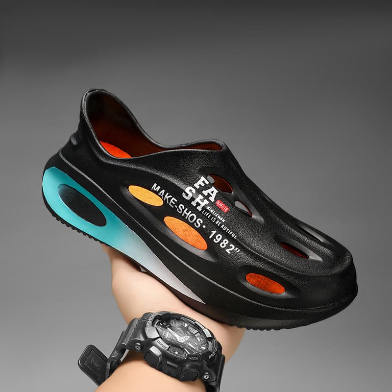 Soft Sole Comfortable Summer New Sandals Travel Outdoor Water Wading Closed-Toe Hole Shoes Men's Driving Lightweight Slippers