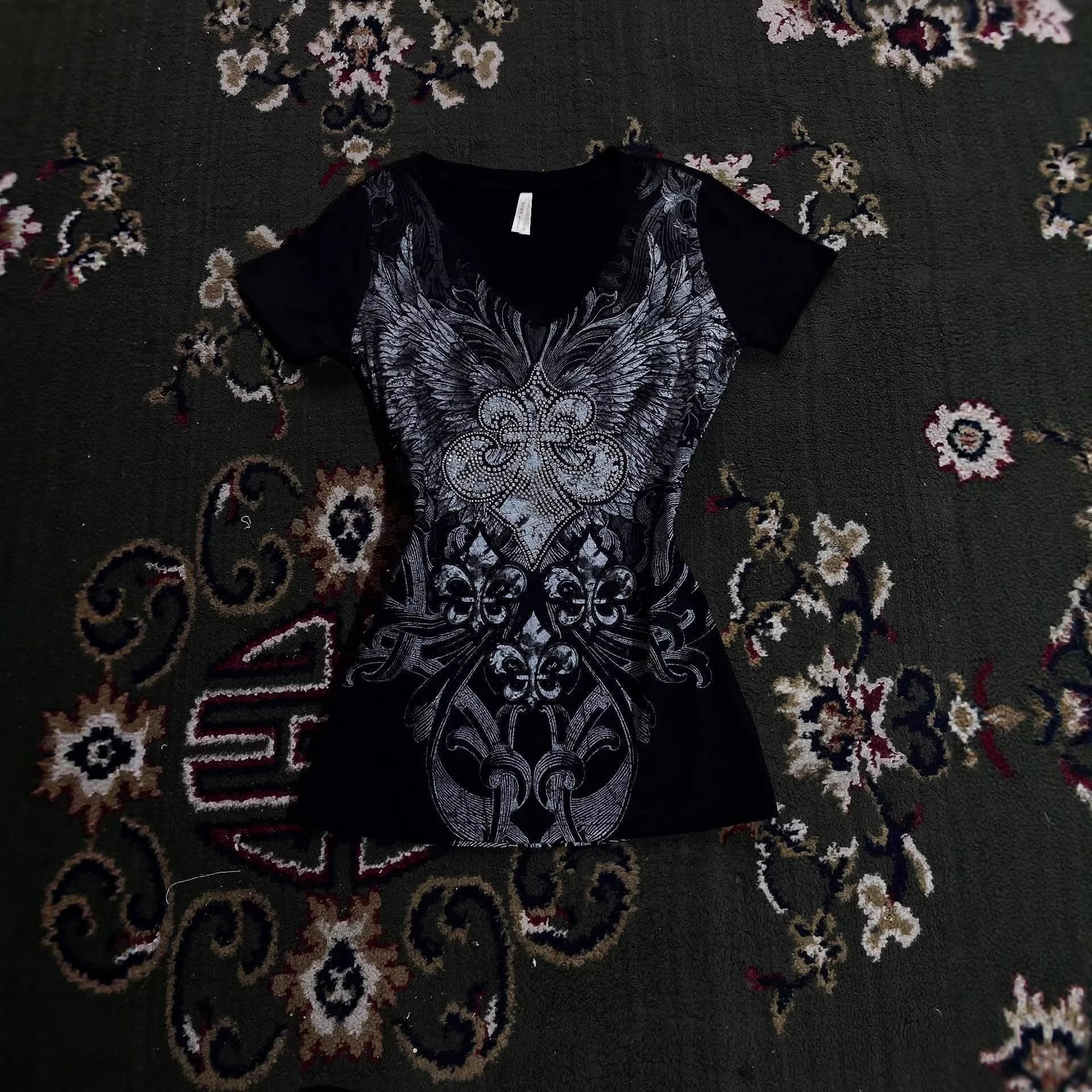 AliExpress Subculture American Gothic Style Fashion Rhinestone Print T-Shirt Women's Sexy Fitted V-Neck T-Shirt Wholesale