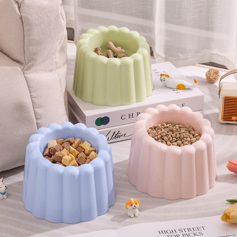 Slanted Elevated Bowl, Simple Style, Neck-Protecting Pet Bowl, Cat Bowl, Lace-Edge Vertical Stripe Bowl, Cat Food Bowl, Anti-Spill Pet Feeding Dish