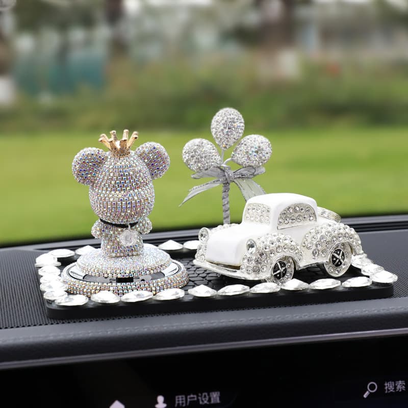 Crystal Bear Car Decoration Ornament Creative Cute Car Aromatherapy Perfume Fashion Light Luxury Women Car Decor