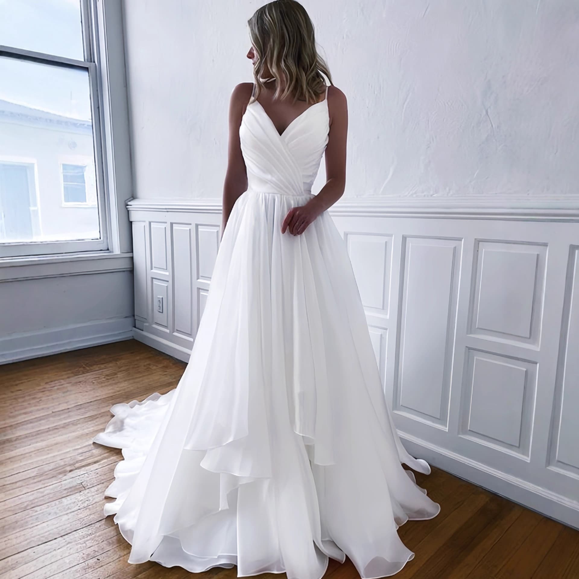 Foreign trade light wedding dress cross-border AliExpress white simple temperament suspender tail wedding dress engagement welcome slim dress