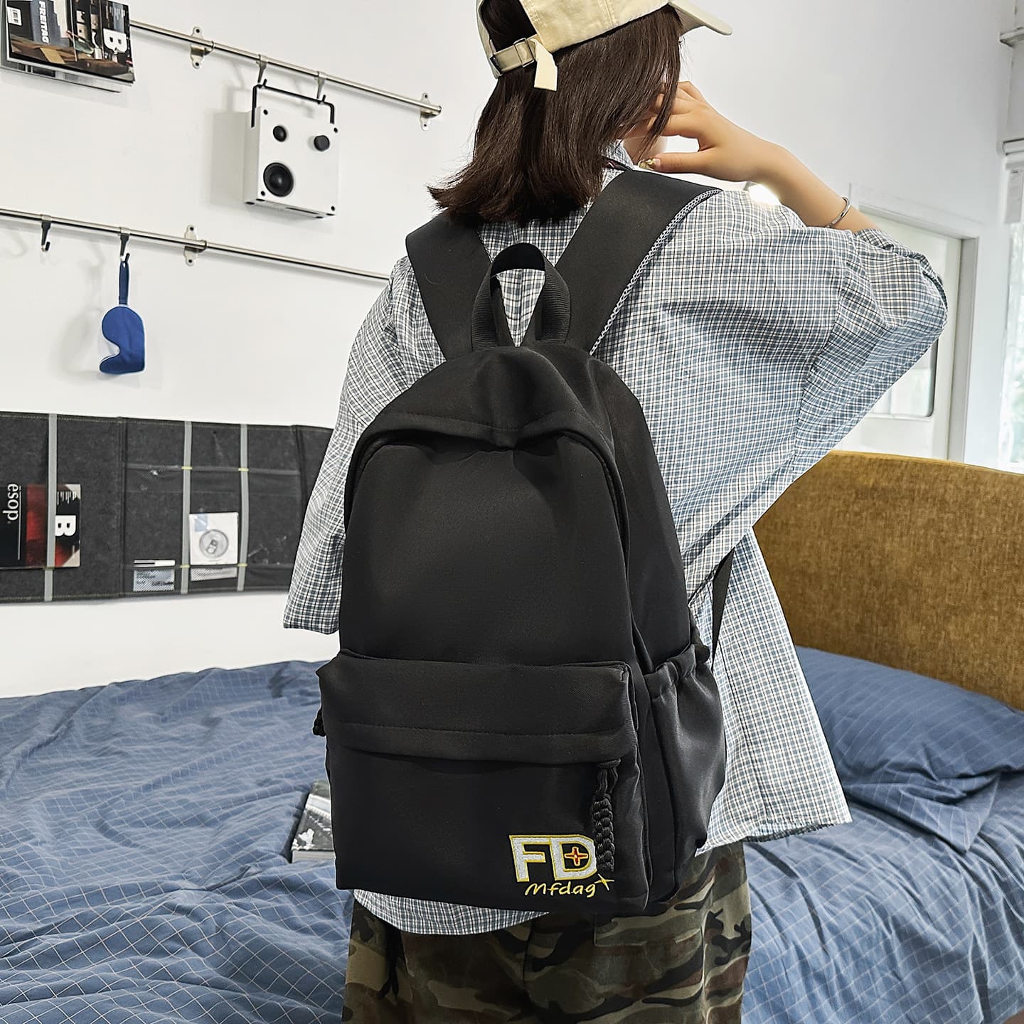 Large-capacity casual backpack women's embroidered lightweight simple junior high school backpack men's fashion commuter college student bag