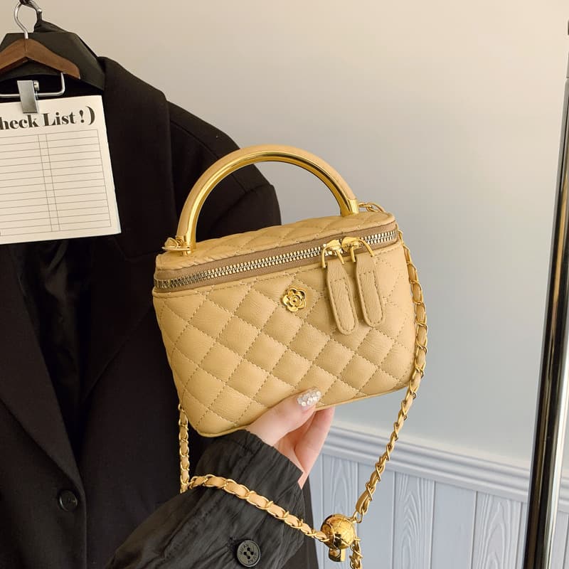 Fashionable Chain Strap Women's Box Shape Crossbody Bag Stylish Versatile Daily Use PU Material Medium Size Hardness